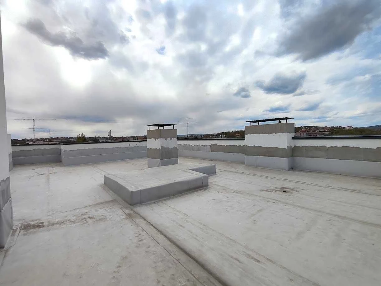 Продається 4-кімн ПЕНТХАУС з кухнею-студією та терасою 60 м²