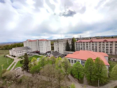 Продається 4-кімн ПЕНТХАУС з кухнею-студією та терасою 60 м²