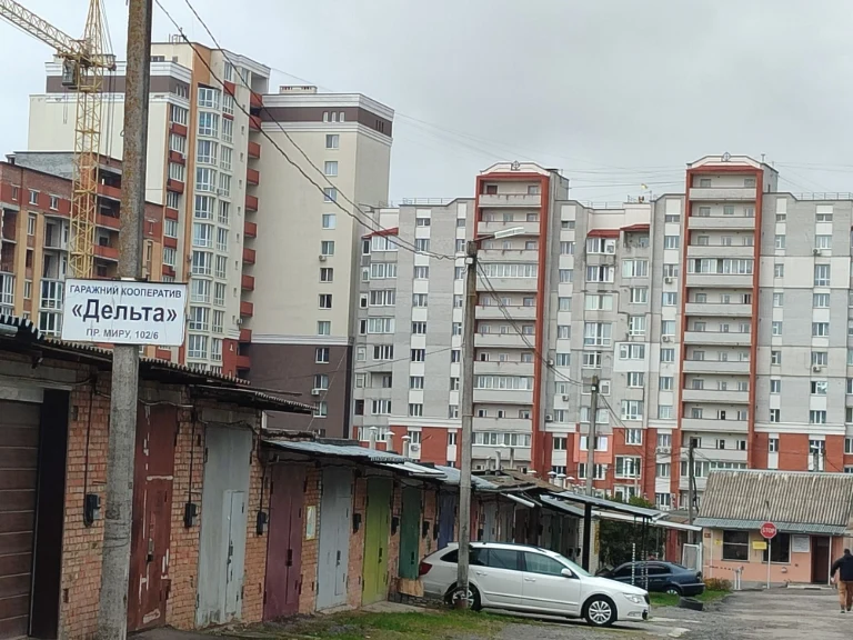 Продам  гараж  в  Г/ К Дельта