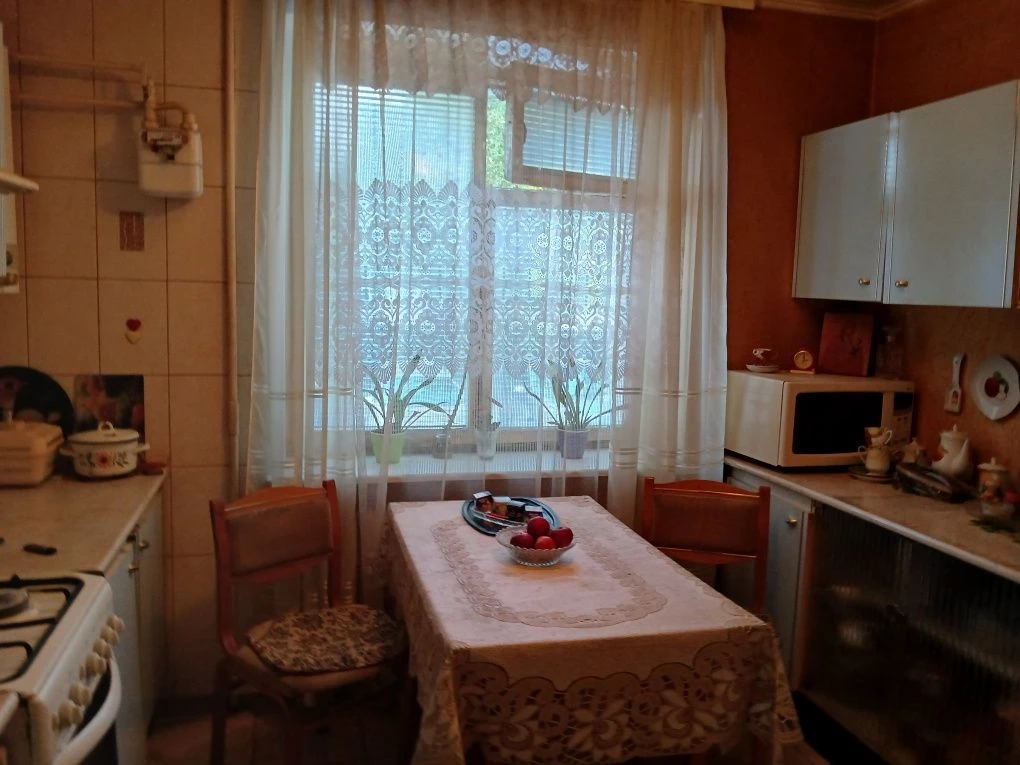 Продаж 3-х кімнатної квартири, центр міста