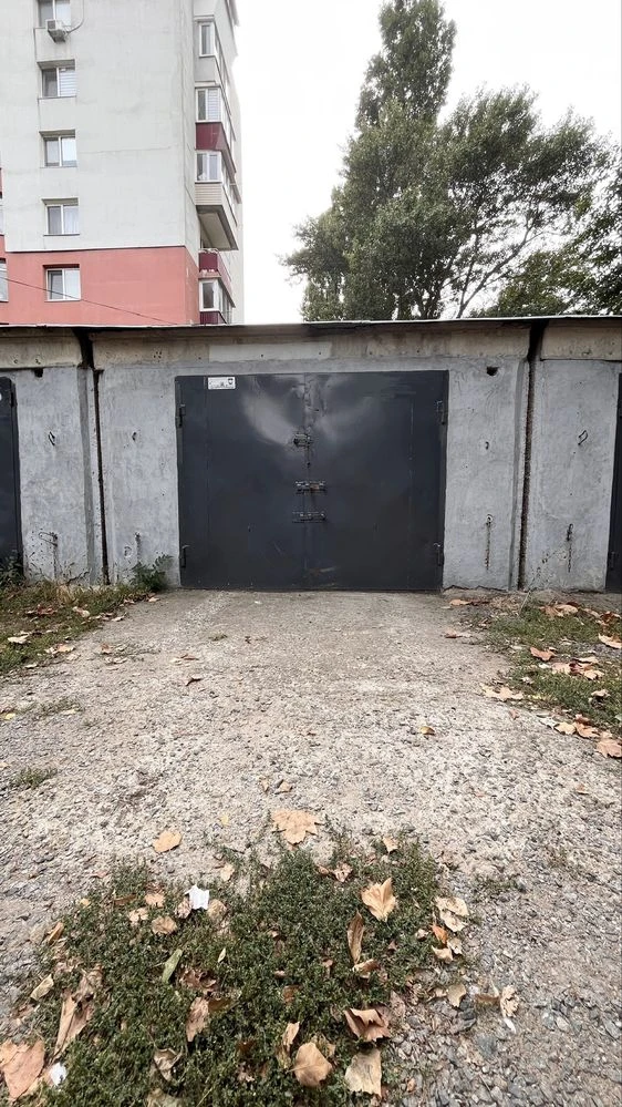Продам бетонний гараж