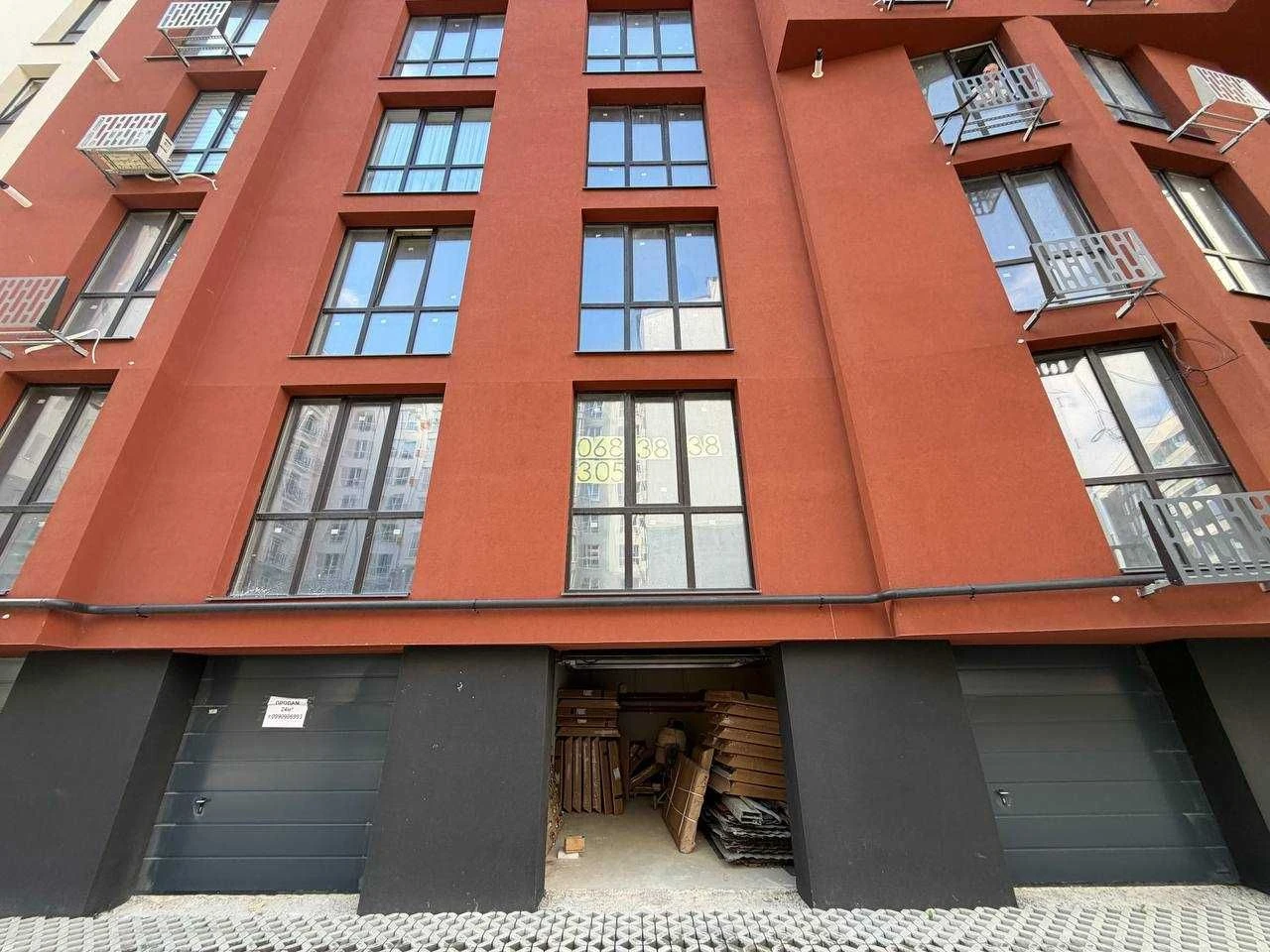 Продам гараж 24 м² у ЖК Comfort House