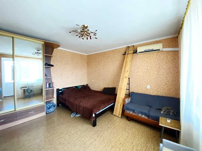 Продаю 1-кімнатну квартиру на Намиві, р-н АТБ.ц6