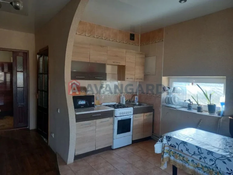 Продаж частини будинку, Старе місто