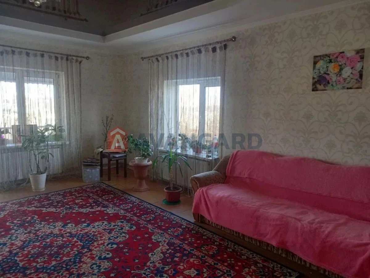 Sale of part of a house, Old Town