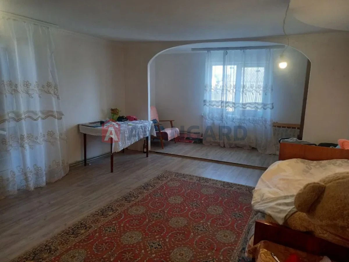 Sale of part of a house, Old Town
