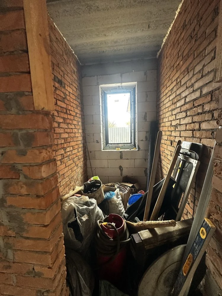 Новий будинок без внутрішніх робіт