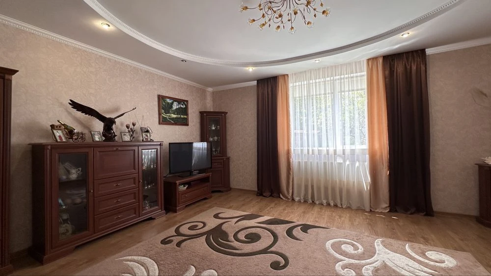 Продаж комфортного будинку