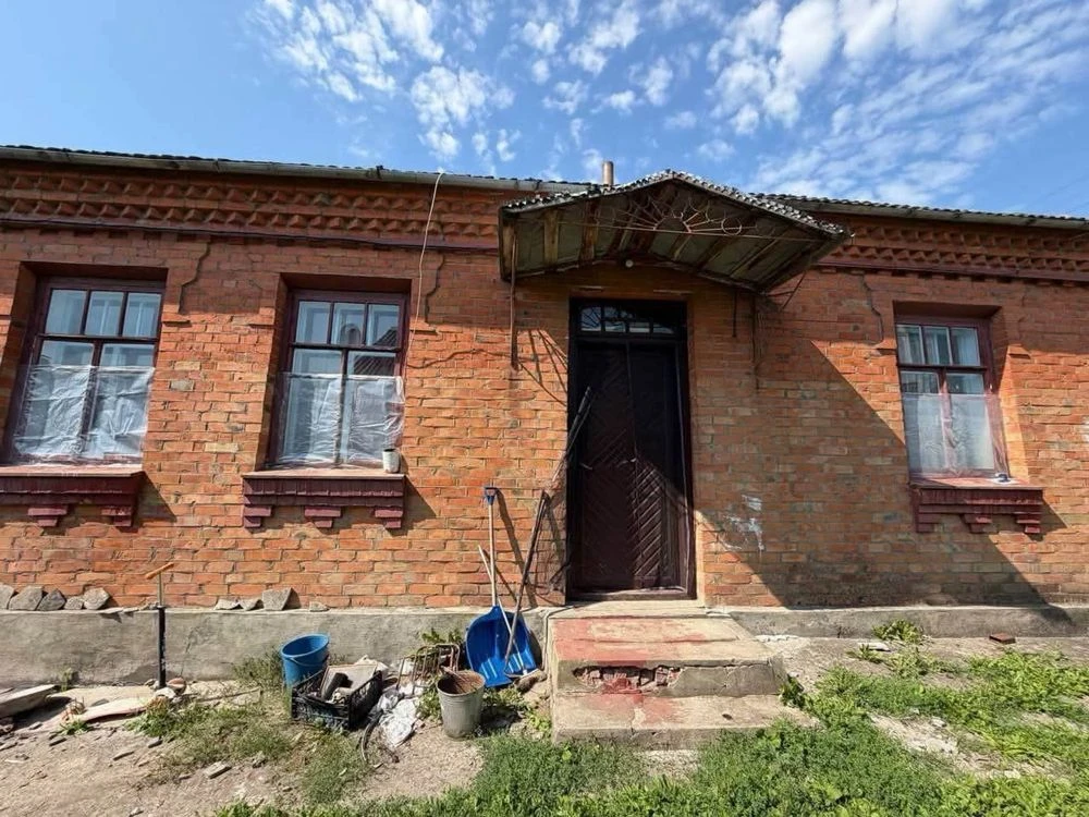 Продаж будинку цегляний