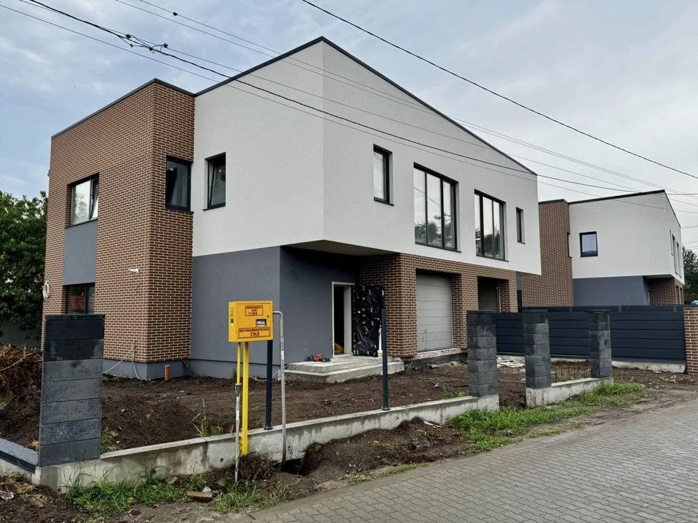 Котедж преміум якості в Брюховичах по вулиці Арктична