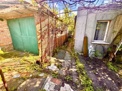 Продам 1/2 дома р-он Новые дома , 1 мин Комунальный рынок