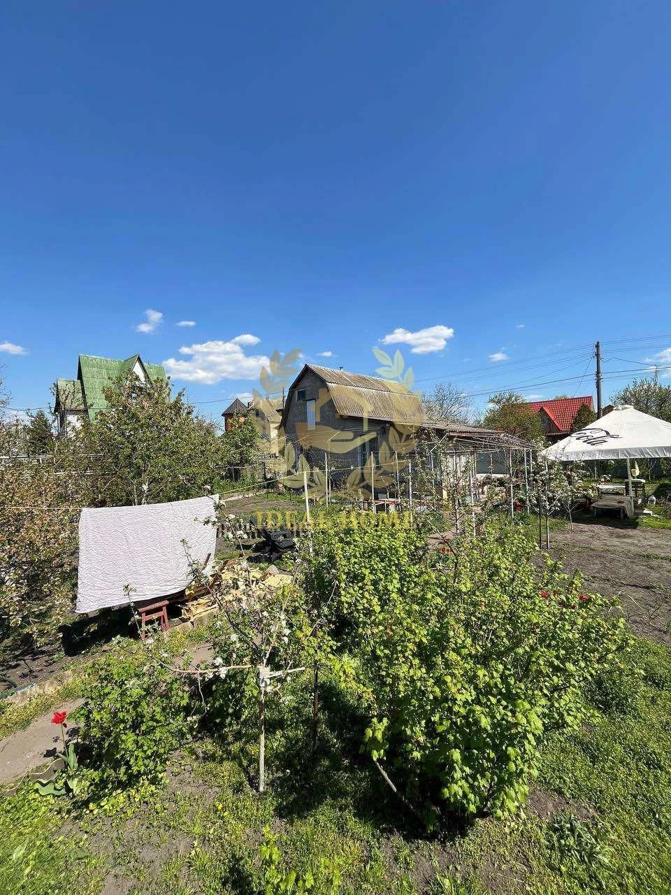 Продам дачний будинок на Осокорках