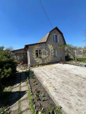 Продам дачний будинок на Осокорках