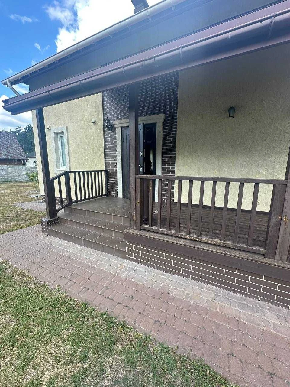 Продаж 2-го  будинку 104 кв.м, 6 соток,  с\т "Нивки" ,м.Жито