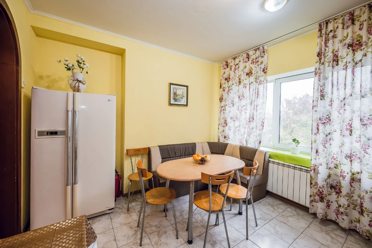 Продаж будинку з критим басейном Київ, від власника
