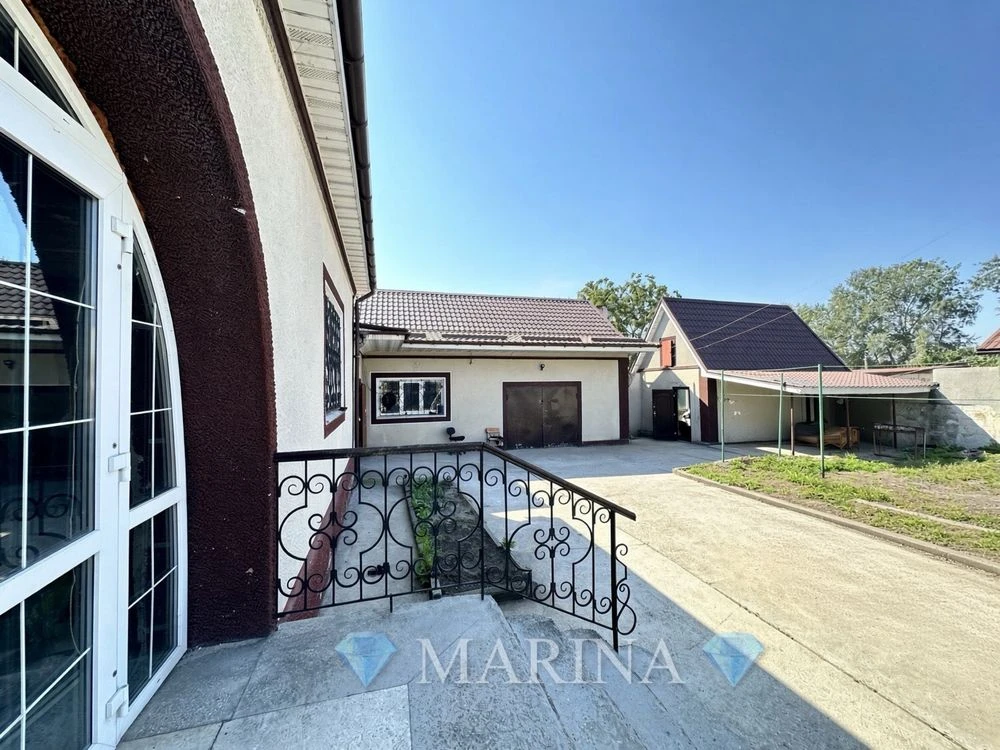 Продам дом 364 м2 с гаражом ул.Широкая левый берег