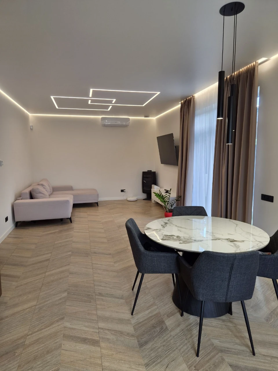 Бродам будинок  на ж/м Перемога-5. Победа ,Бульвар Слави