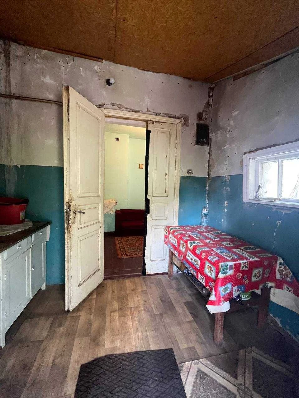 Продам домик  + участок пр. Мазепы ( Варус )газ ,вода,свет з