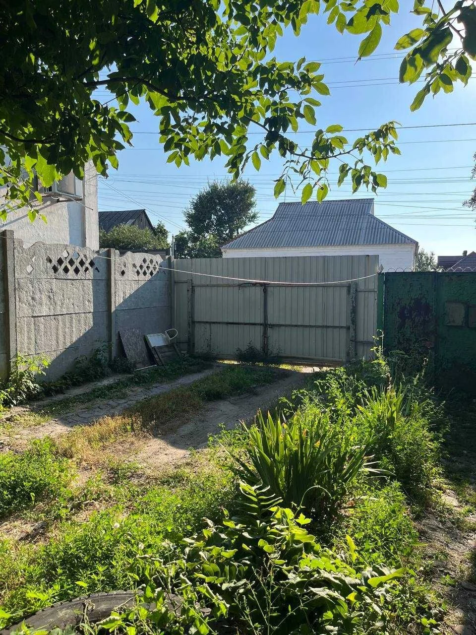 Продам домик  + участок пр. Мазепы ( Варус )газ ,вода,свет з