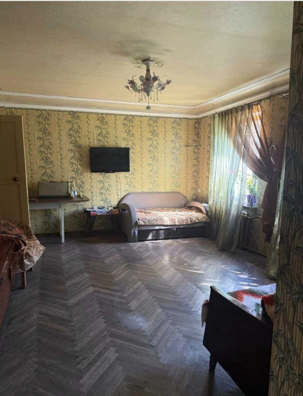 Продам дом с ремонтом,АГВ и гаражем на Слободке/6 соток