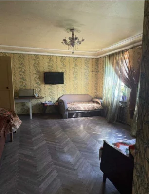 Продам дом с ремонтом,АГВ и гаражем на Слободке/6 соток
