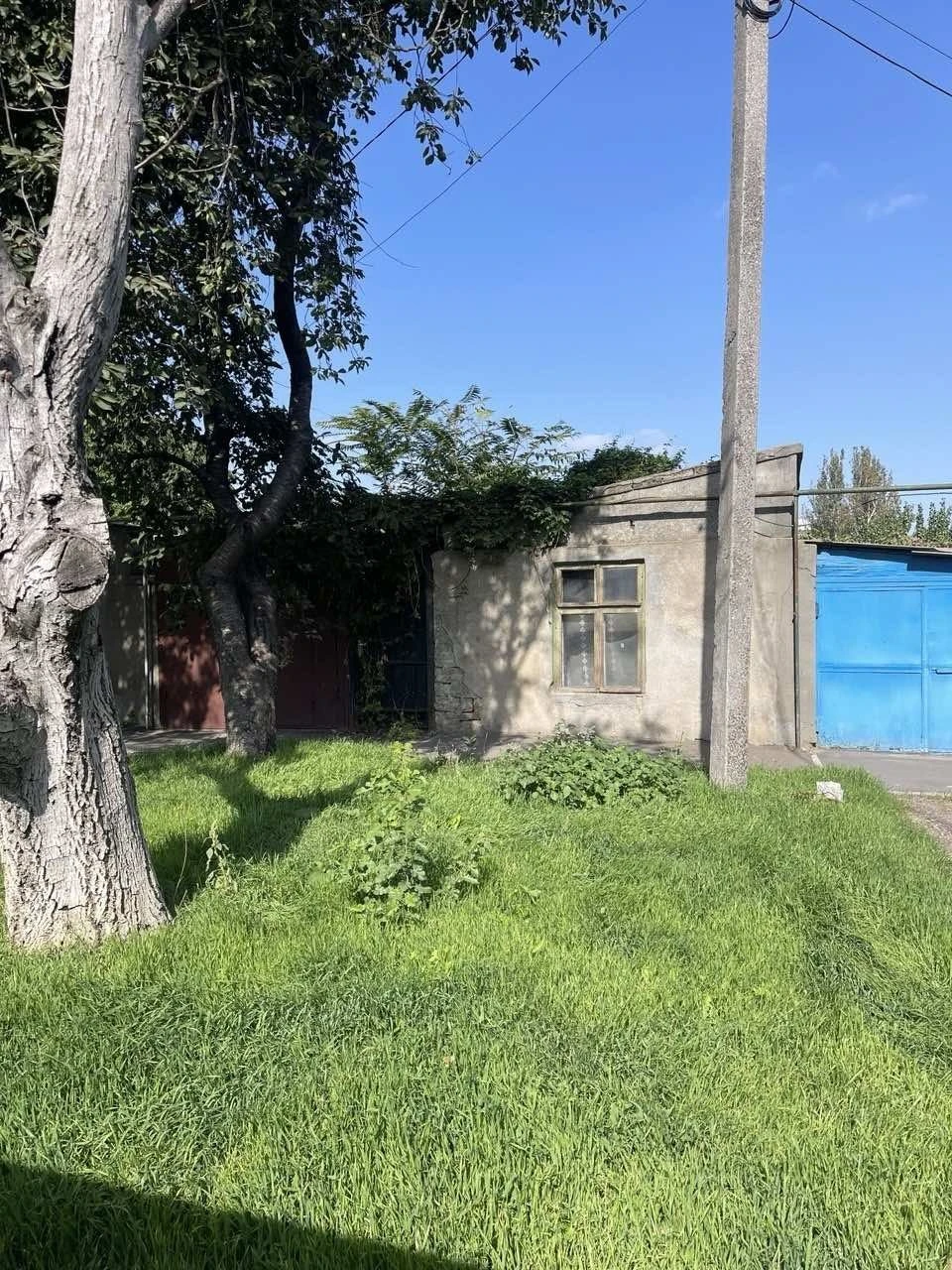 Продам  1.5 сотки с документами и строение под реконструкцию