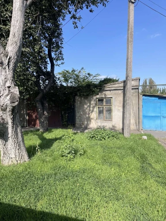 Продам  1.5 сотки с документами и строение под реконструкцию