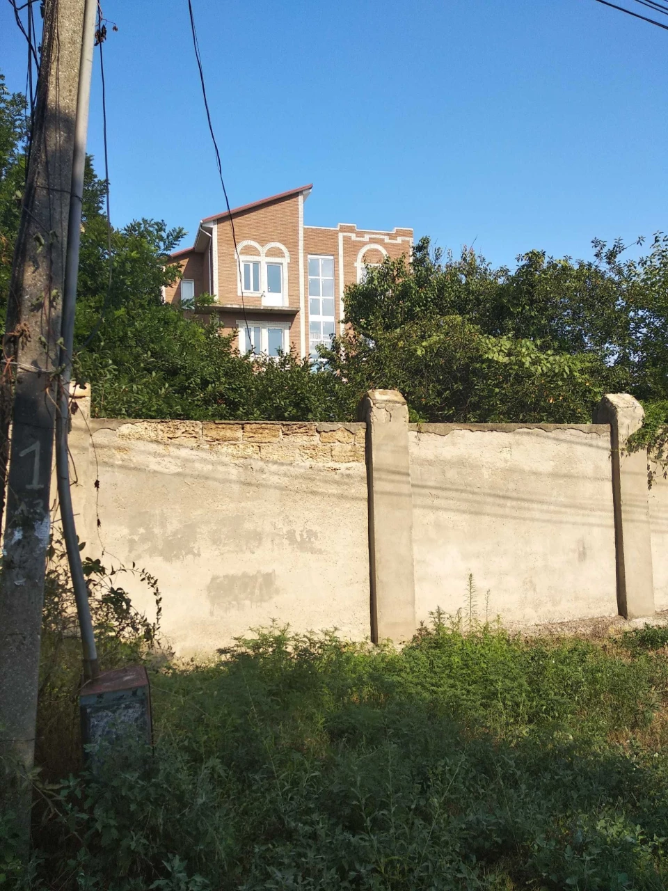 Продам здание в Черноморке 4 эт. под комерцию,гостиницу, уч.
