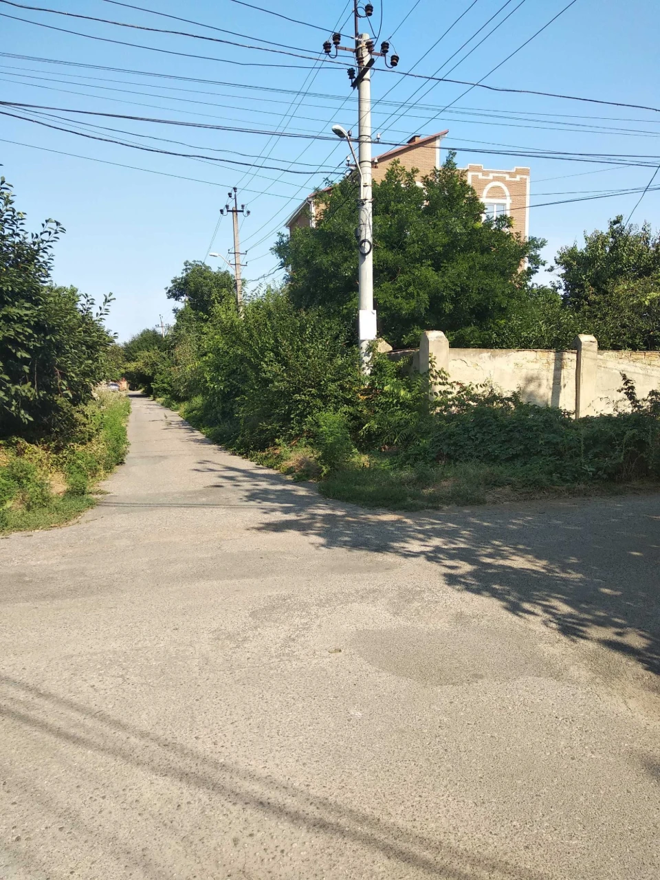 Продам здание в Черноморке 4 эт. под комерцию,гостиницу, уч.