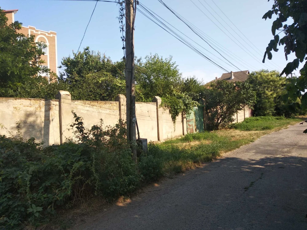 Продам здание в Черноморке 4 эт. под комерцию,гостиницу, уч.