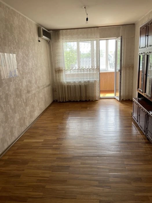 Продам большую 3-х комнатную квартиру Победа 6