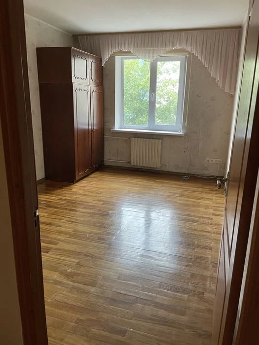 Продам большую 3-х комнатную квартиру Победа 6