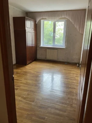 Продам большую 3-х комнатную квартиру Победа 6