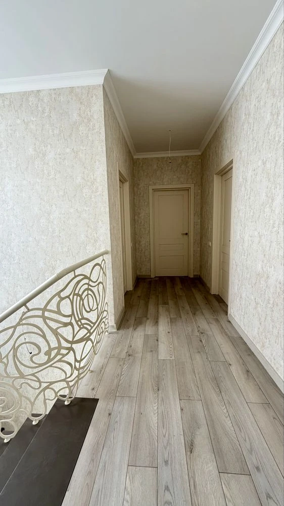 Renovated house in the district of 16 st. B. Fontana. Closed territory n
