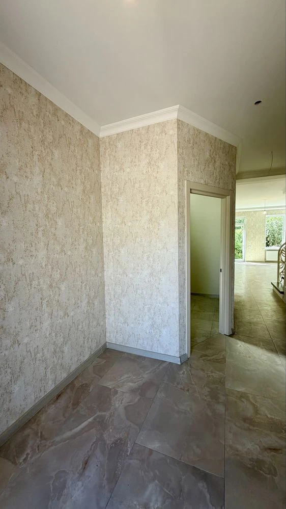 Renovated house in the district of 16 st. B. Fontana. Closed territory n