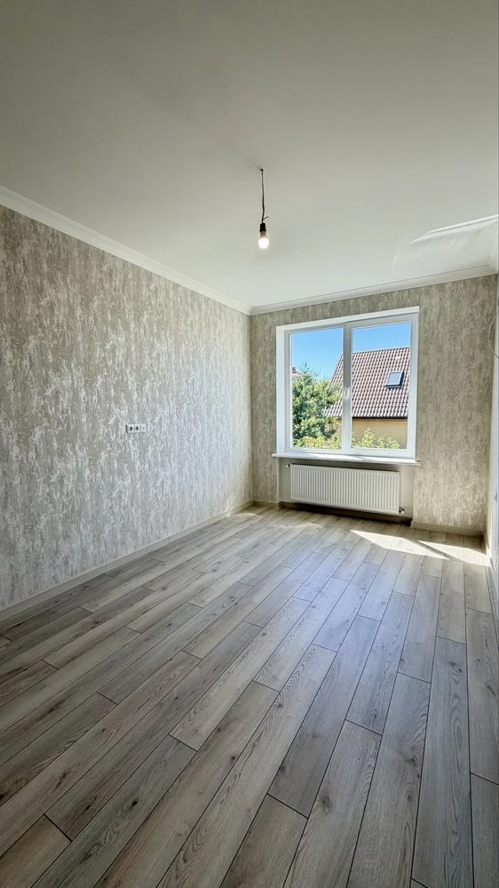 Renovated house in the district of 16 st. B. Fontana. Closed territory n
