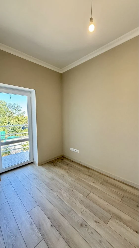 Renovated house in the district of 16 st. B. Fontana. Closed territory n