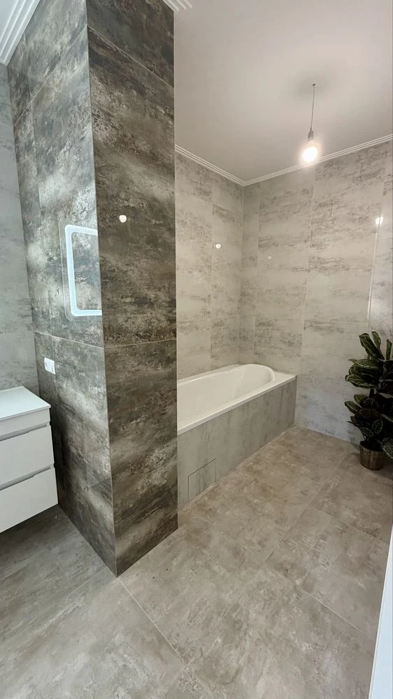 Renovated house in the district of 16 st. B. Fontana. Closed territory n