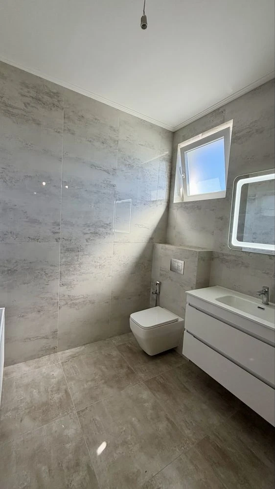 Renovated house in the district of 16 st. B. Fontana. Closed territory n