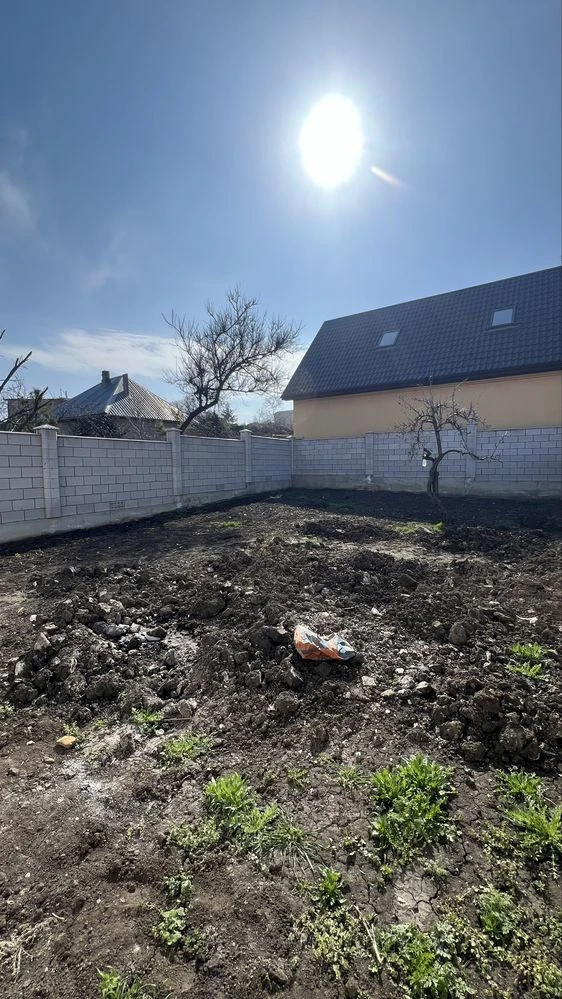 Renovated house in the district of 16 st. B. Fontana. Closed territory n