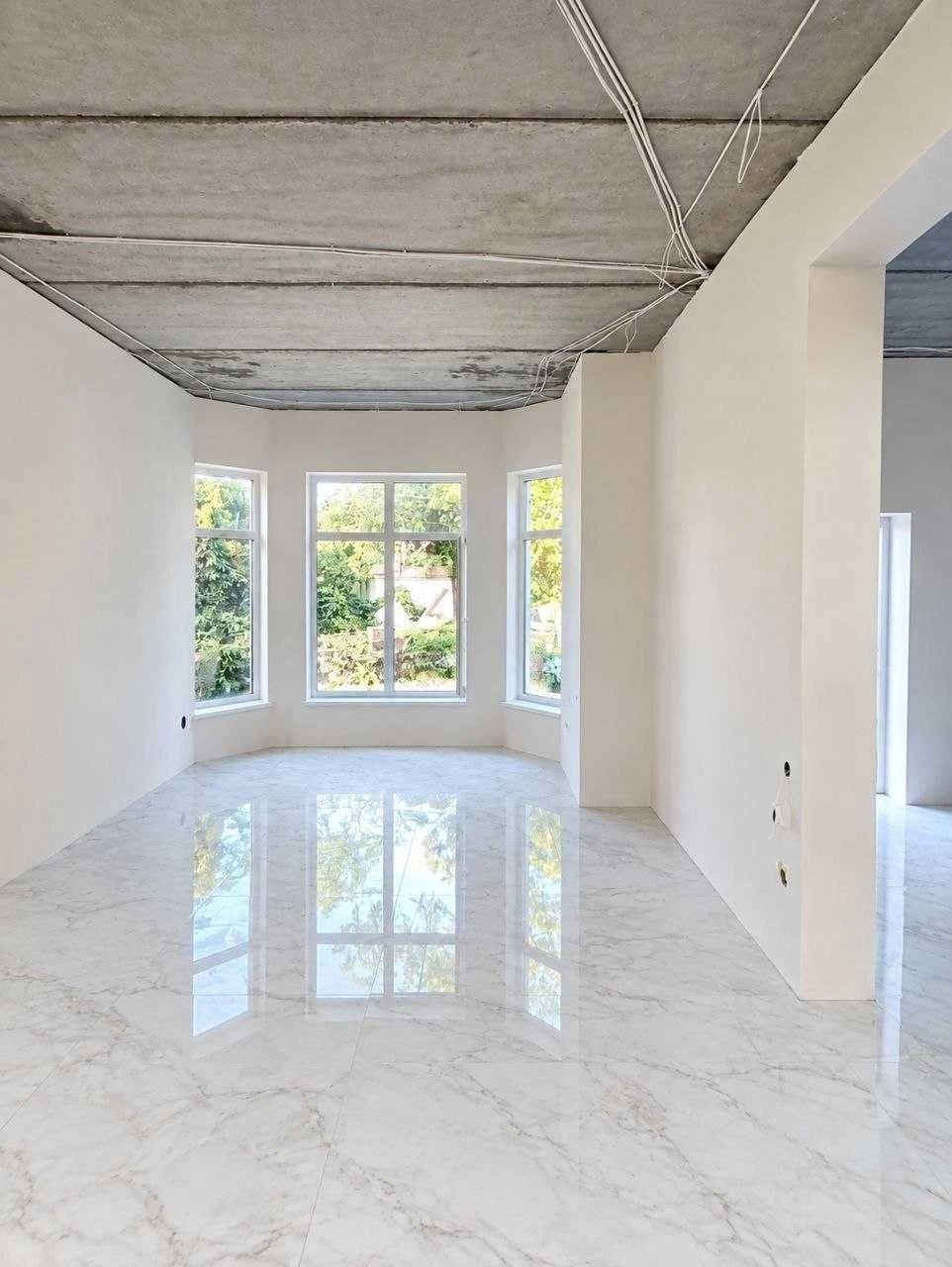 Urgent! I will sell a new 2-storey house on Chubaevka. state act,