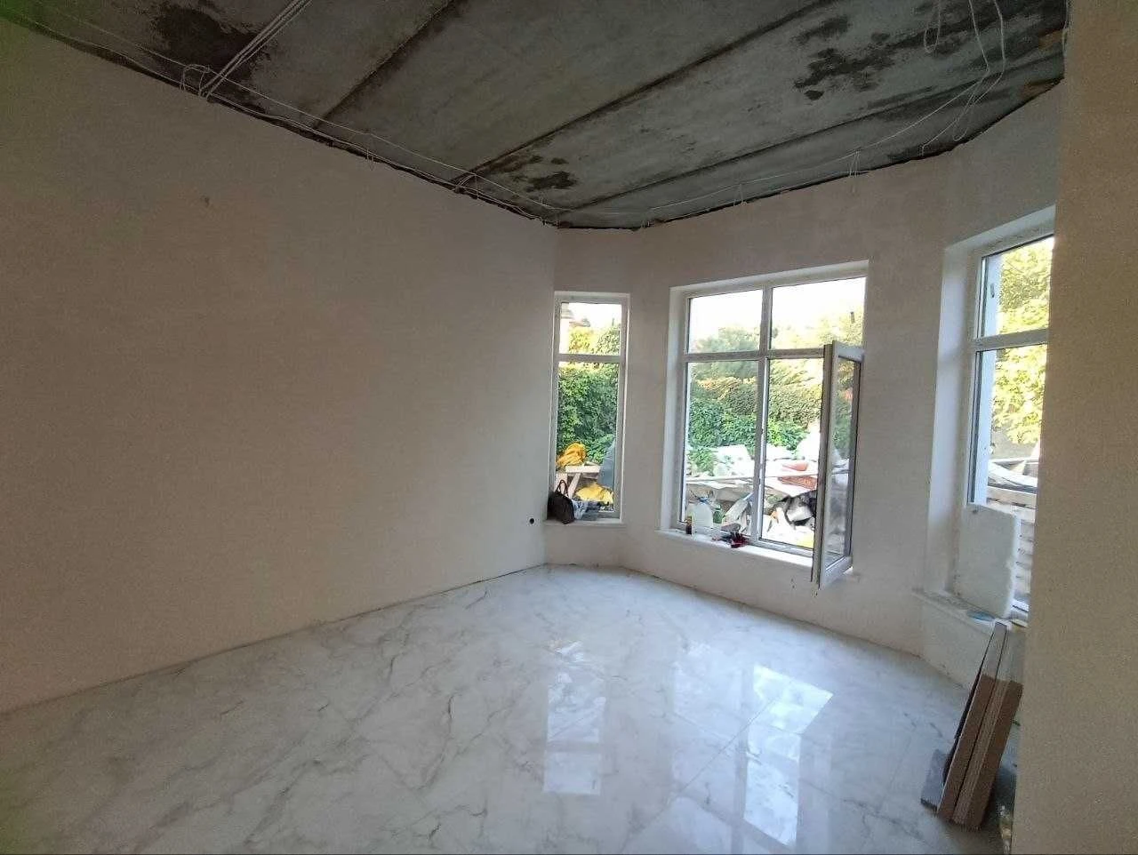 Urgent! I will sell a new 2-storey house on Chubaevka. state act,