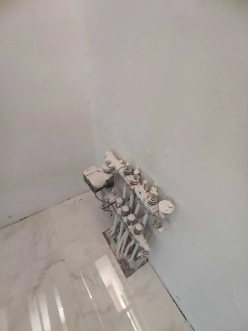 Urgent! I will sell a new 2-storey house on Chubaevka. state act,
