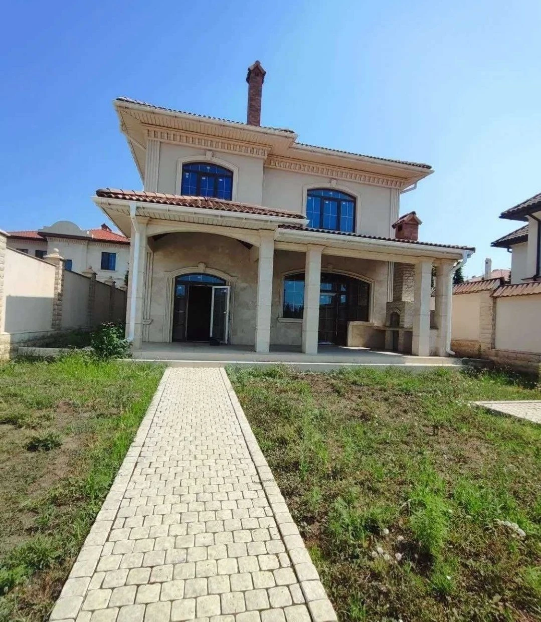 House for sale under renovation, Sauvignon, Lustdorf