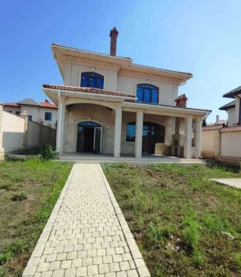 House for sale under renovation, Sauvignon, Lustdorf