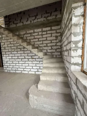 House for sale under renovation, Sauvignon, Lustdorf