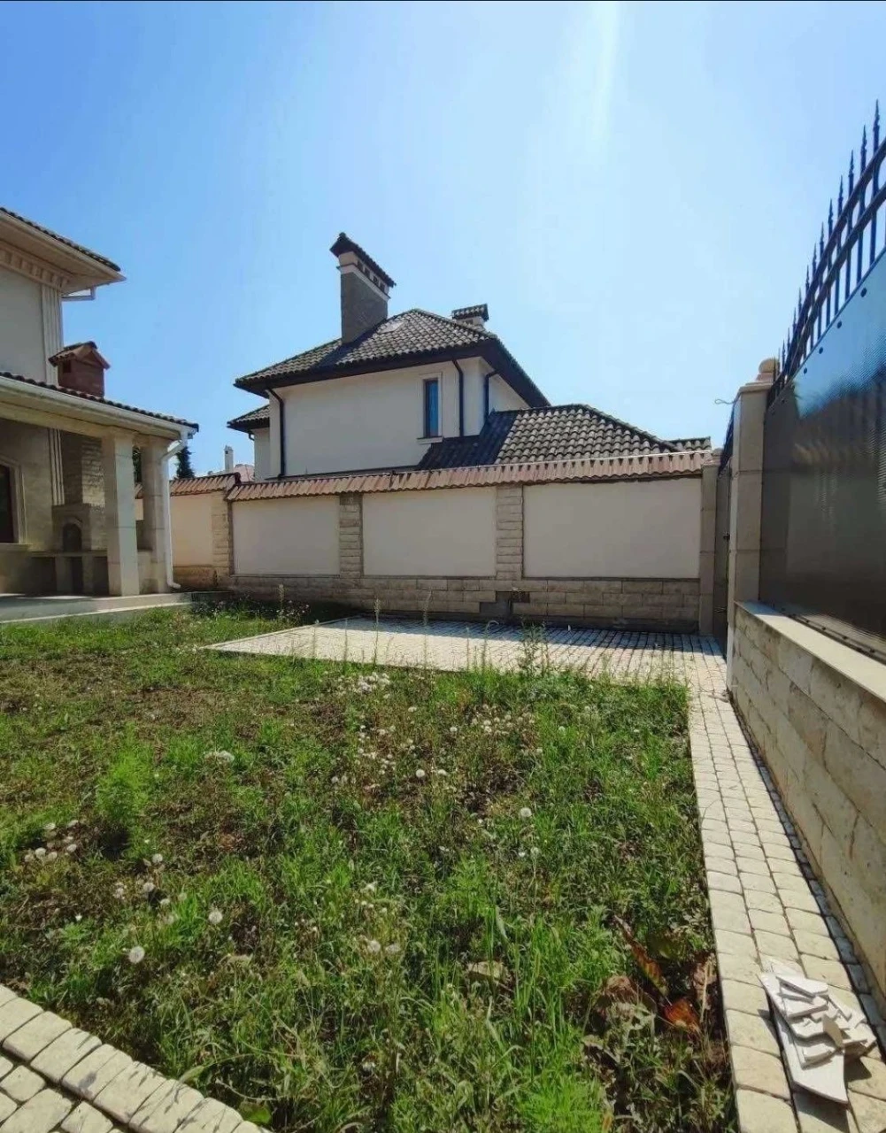 House for sale under renovation, Sauvignon, Lustdorf