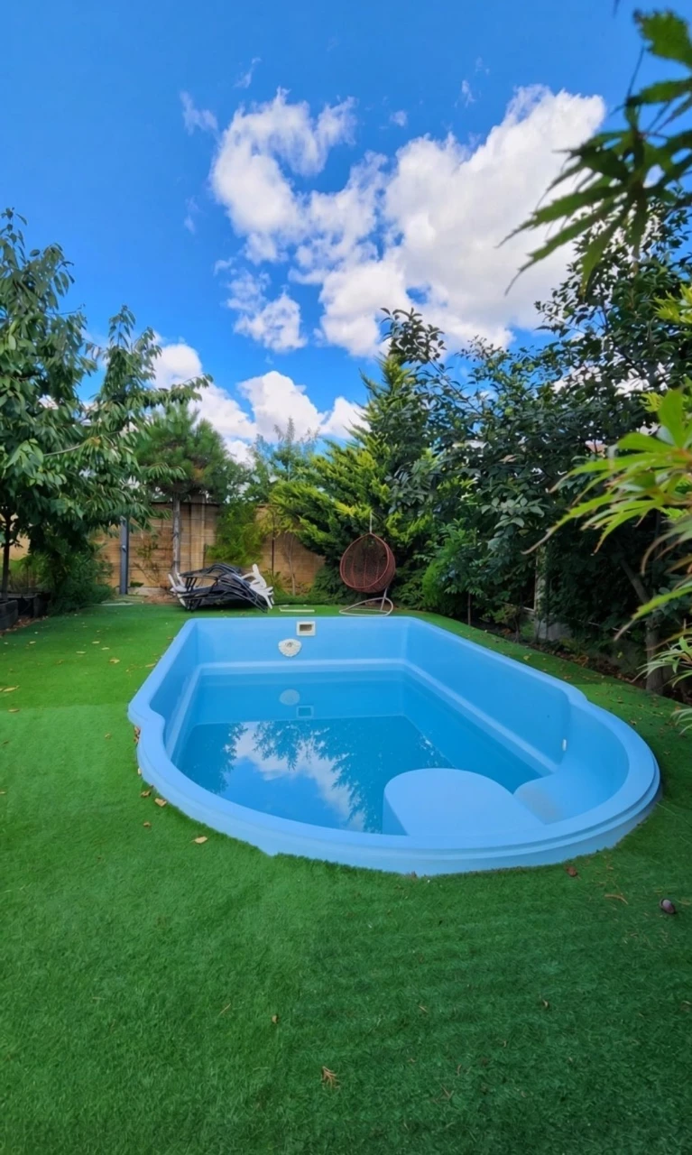 Sale of owner's house in Sauvignon, 315 m², 7.5 hundred