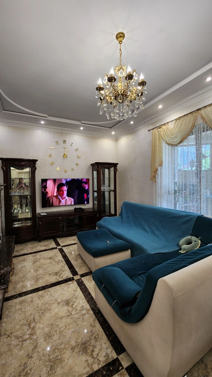 Sale of owner's house in Sauvignon, 315 m², 7.5 hundred