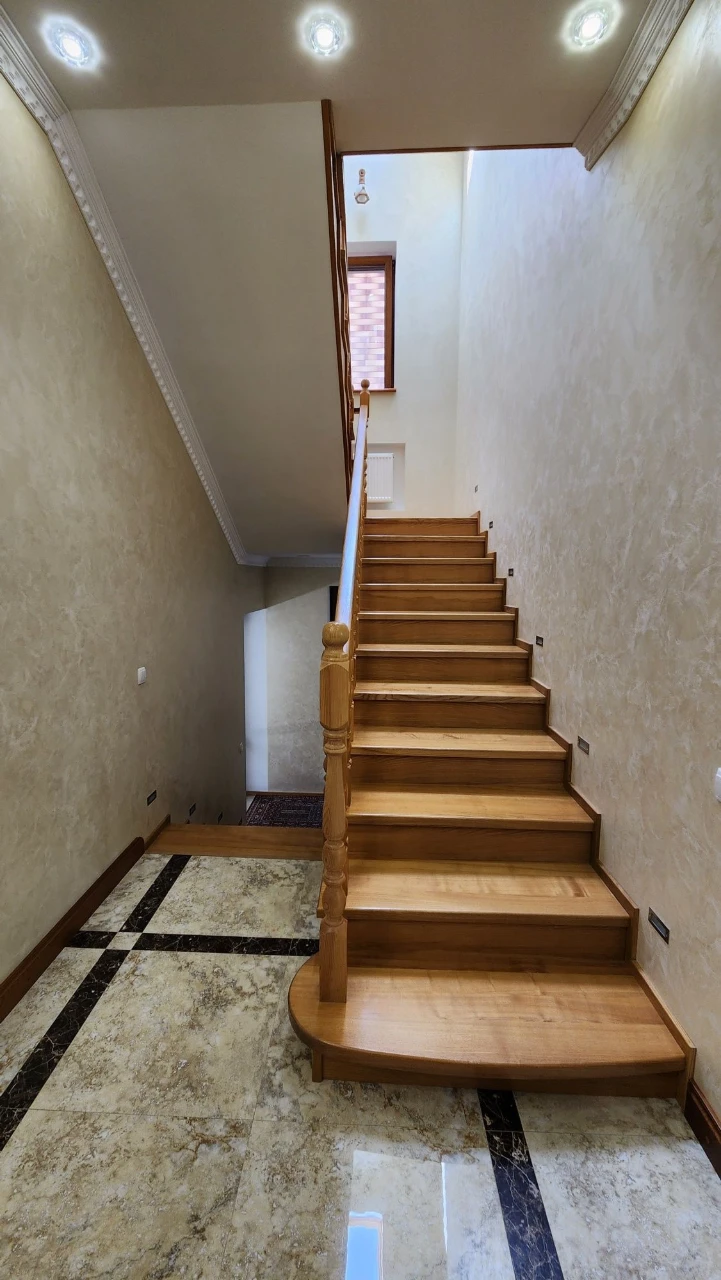 Sale of owner's house in Sauvignon, 315 m², 7.5 hundred